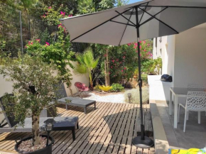 Cavalaire T3 récent proche du centre, avec terrasse et jardin